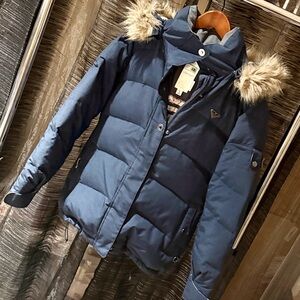 Roxy Jonah Bright 10K Navy jacket with a fur-trimmed